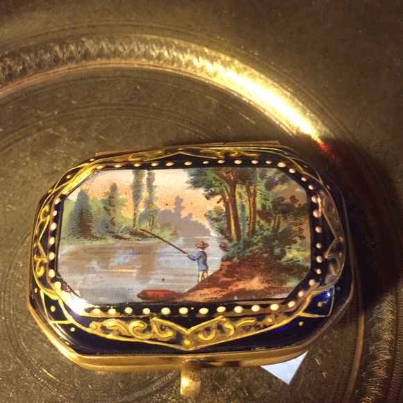 Vintage 19th century hand painted makeup/snuff box - Picture 3 of 8
